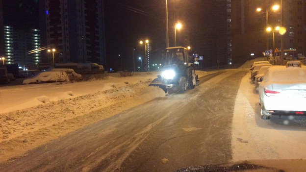 Кировских подрядчиков отчитали за заваленные снегом тротуары
