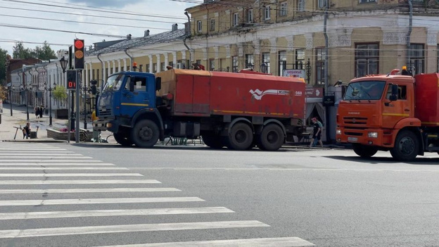 В Кирове подрядчики устраняют последствия ливня