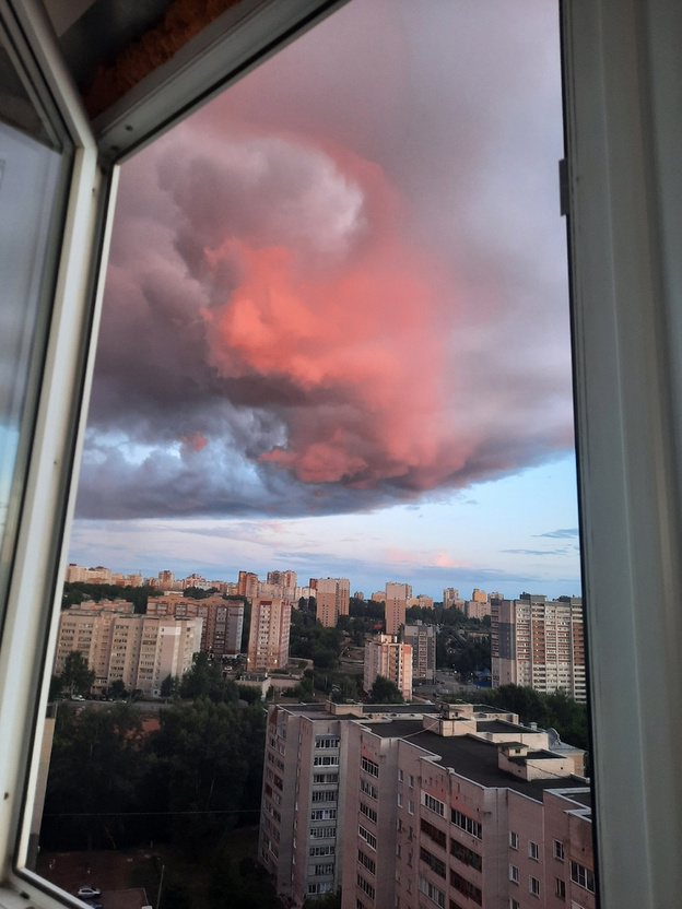 Кировчане поделились фотографиями невероятного заката