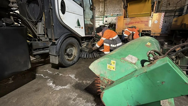 В Кирове дорожники переоборудуют технику к лету к 15 апреля