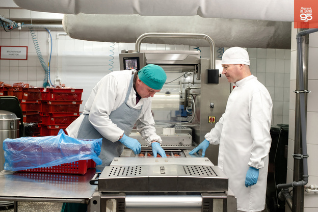 «Он как супергерой». Кто такой технолог на мясокомбинате и как реализовать себя в этой профессии?