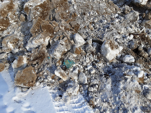 В снегу на кировской свалке обнаружили химические загрязнения