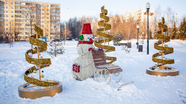 Дед Мороз, каток и ёлка: Кочуровский парк готовят к Новому году
