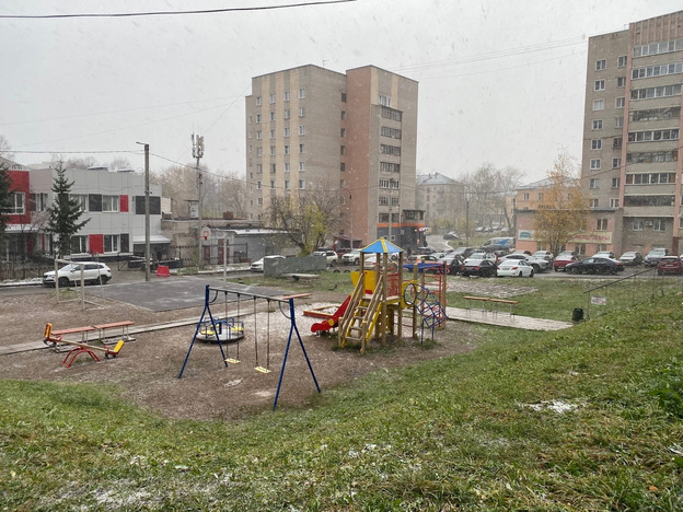 В Кирове выпал первый снег. Фото и видео