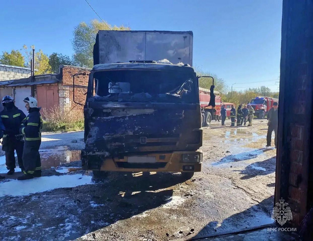 В Кирово-Чепецке мужчина получил ожоги при ремонте КАМАЗа в гараже