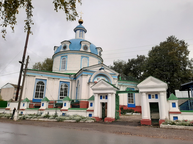 Неоднозначный Яранск: город красивой архитектуры и странных сочетаний