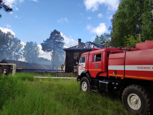 В Каринторфе 28 человек тушили горящий жилой дом