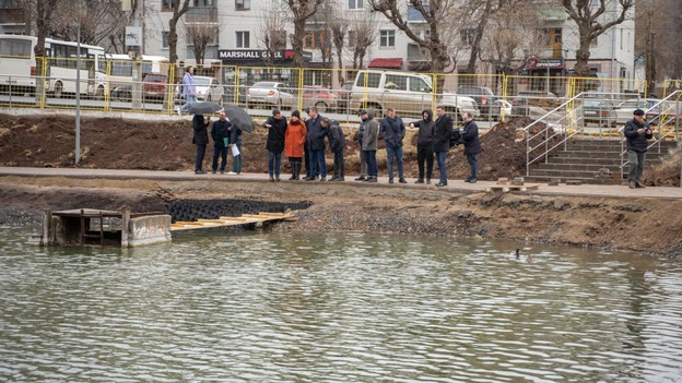 В парке имени Кирова устраняют дефекты без отставания от графика