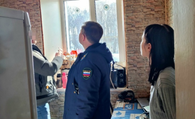 Прокуратура встретилась с жителями повреждённого дома в Яранске