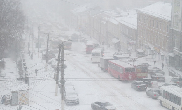 В Кировской области объявили метеопредупреждение из-за сильного снегопада