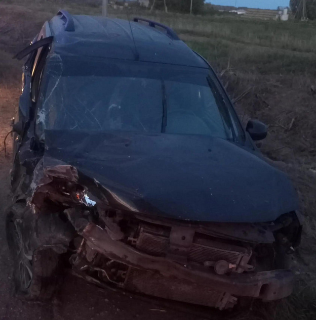 В Зуевском районе при столкновении Lada и КАМАЗа пострадали два человека