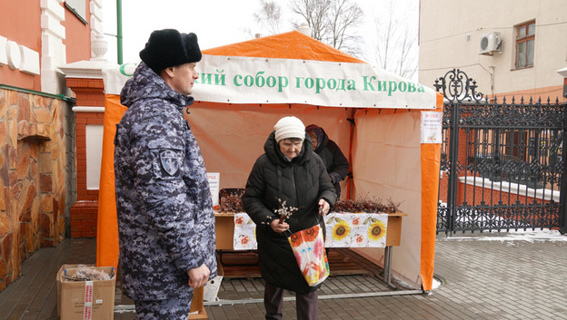Более 20 тысяч жителей Кировской области посетили храмы в Вербное воскресенье