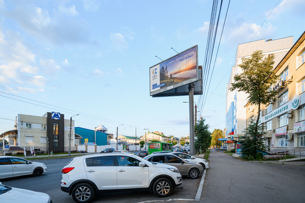 Фотографии рассветов Кировской области появились на билбордах города