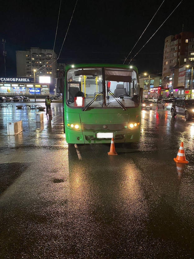 На улице Воровского водитель маршрутного автобуса сбил пешехода