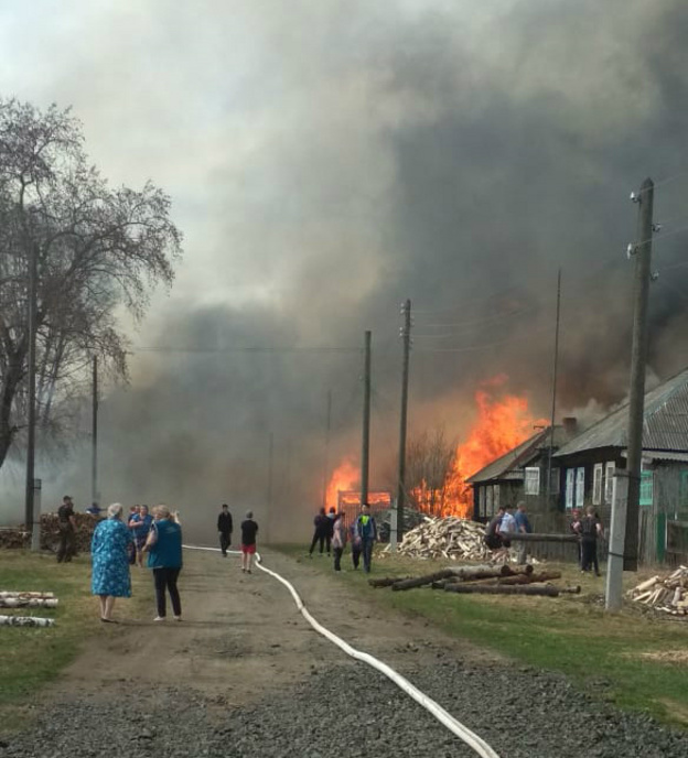 В Белохолуницком районе загорелись шесть жилых домов
