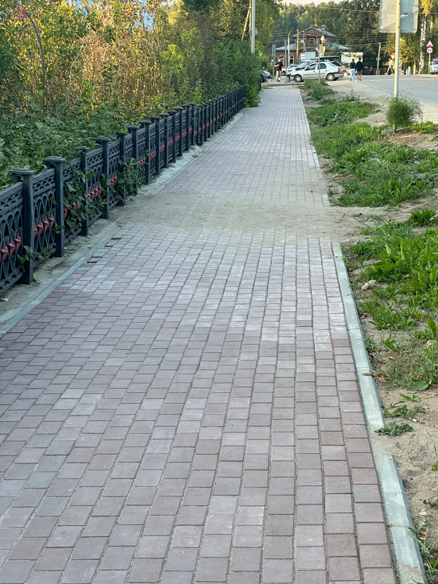 Тротуары за два миллиона в Даровском «прожили» меньше месяца