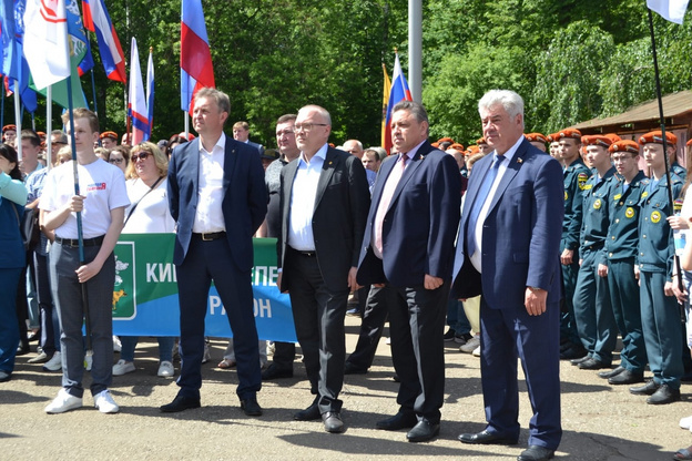 В Кирове прошел митинг в поддержку российской армии