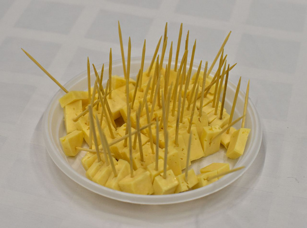 В Международный день сыра в «ЭкоЯрмарке» прошла большая дегустация сырных изделий. Фото