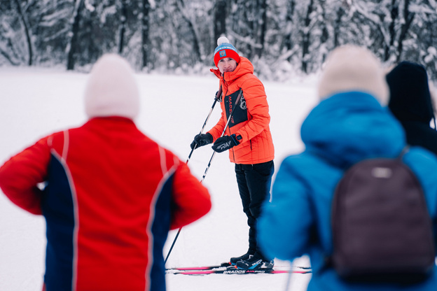 Беговые лыжи для всех: фотолента с открытого мастер-класса для взрослых и детей