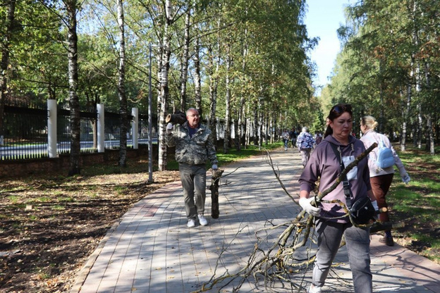 В первых городских субботниках приняли участие более двух тысяч кировчан