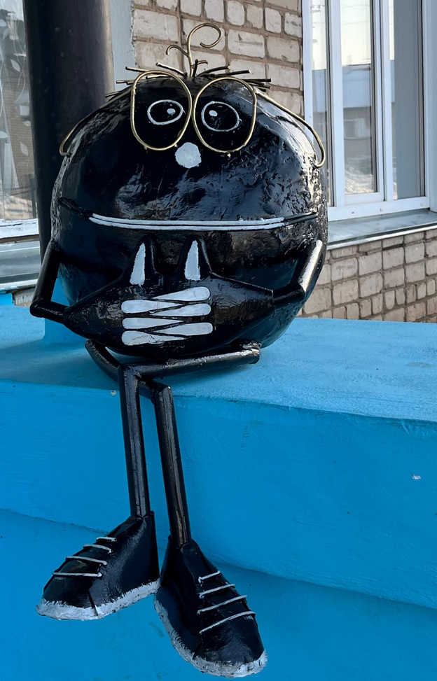 В Белой Холунице появился «железный колобок»