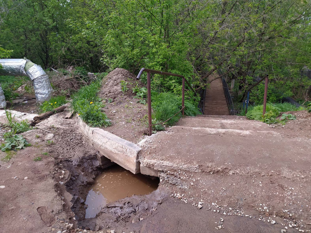 Кировчане просят мэрию отремонтировать опасный мост через Хлыновку
