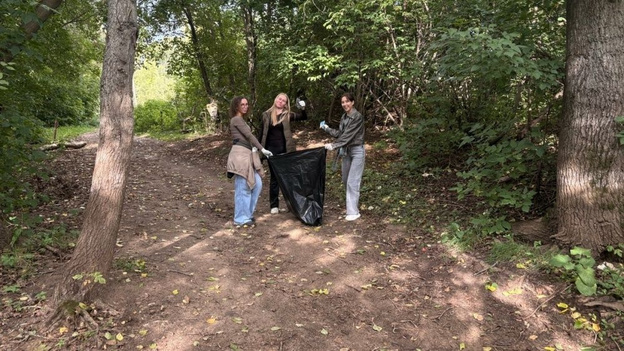 В Кирове очистили берег у Старого моста