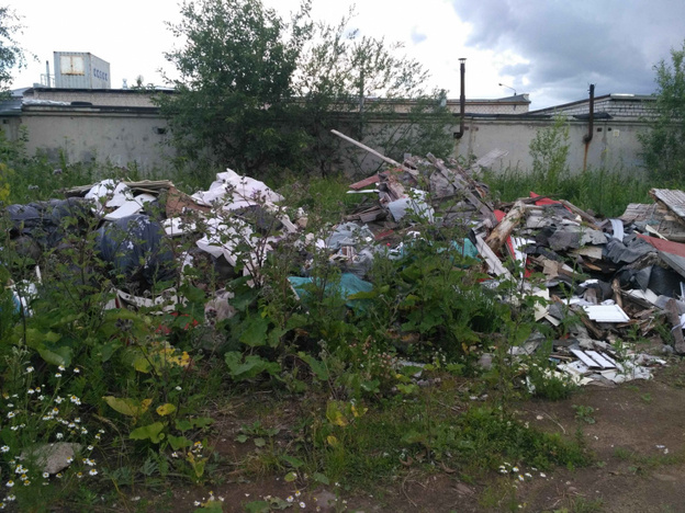 В Кирове нашли свалку со строительными отходами