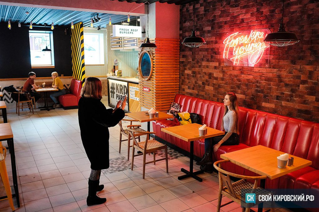 20-сантиметровый бургер и кубанский колорит. Рассказываем о новом кафе «Краснодарский парень»