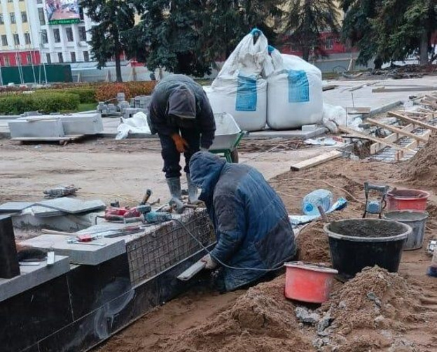 В Кирове завершают благоустройство Театральной площади и парка у цирка