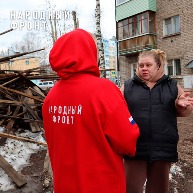 В Лянгасово жильцы дома девять месяцев живут под плёнкой вместо крыши