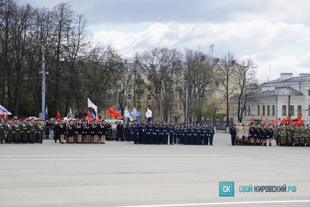 В Кирове прошёл торжественный парад в честь Дня Победы. Фото