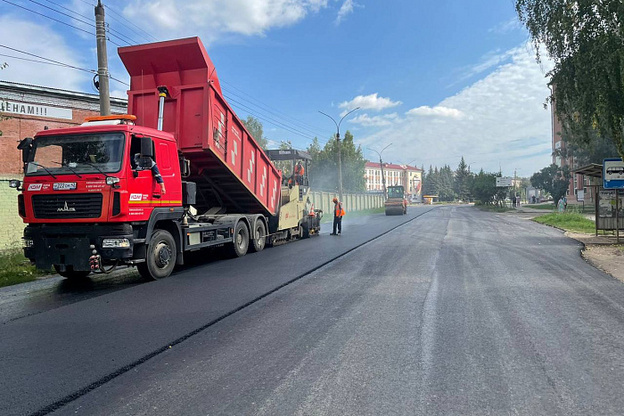 В Вятских Полянах ремонтируют два участка улицы Тойменка