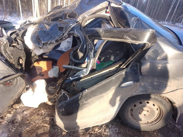 Водитель Renault погиб при столкновении с большегрузом в Свечинском районе