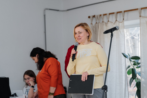 Как «заброшка» на Профсоюзной стала уютным домом для особенных людей: репортаж из «Мастерских ПРО»