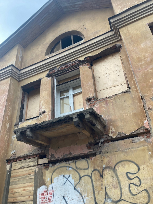 Аварийный дом на Романа Ердякова, 3, снесут до 31 декабря