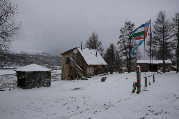 Коллекционеры шляп из Вятских Полян оказались в плену снегопада на Алтае