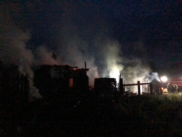 Соцсети: шесть пожарных расчётов тушили горящий дом в Кирово-Чепецком районе