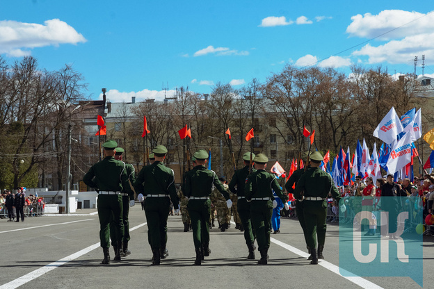 Торжественный парад на Театральной площади 9 мая. Фоторепортаж