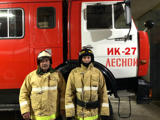 В Верхнекамском районе пожарные вынесли инвалида из горящего дома