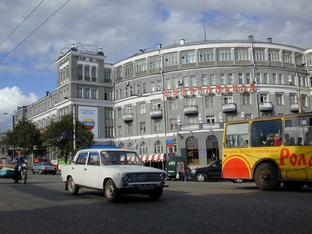 Архитектурная изюминка в сердце города: история здания отеля «Чарушин»