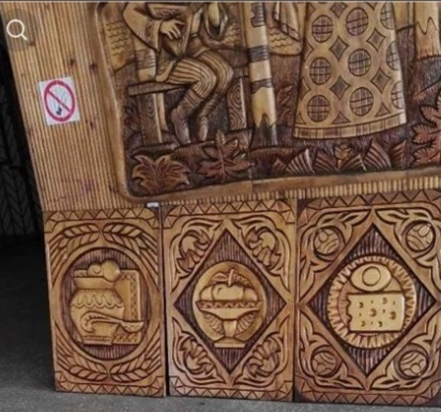 Деревянные панно в столовой Верхошижемья продают за 600 тысяч рублей