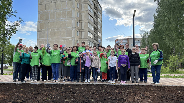 Сотрудники «Уралхима» приняли участие в ежегодной экологической акции «Добрый росток»