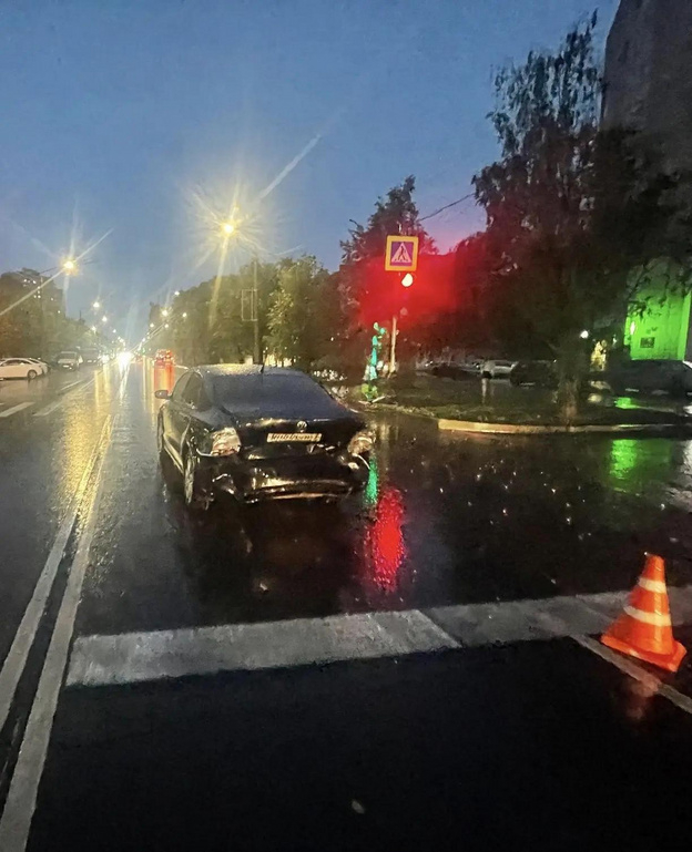 В Кирове столкнулись «Рено Логан» и «Фольксваген Поло»
