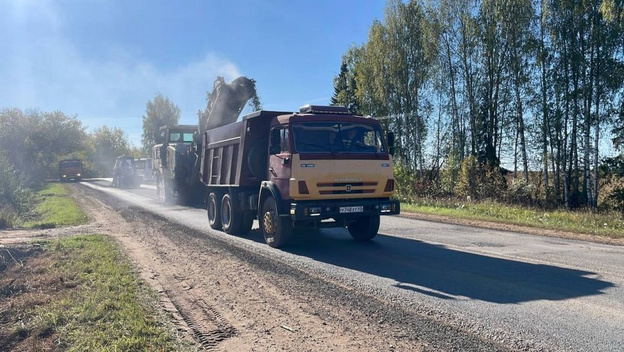 В Кирове ремонтируют дорогу до Першино