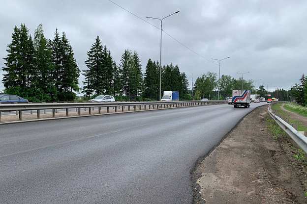 На Южном обходе Кирова начали выкладывать верхний слой асфальта