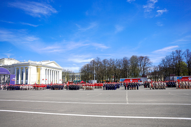 На главной площади Кирова прошёл юнармейский парад