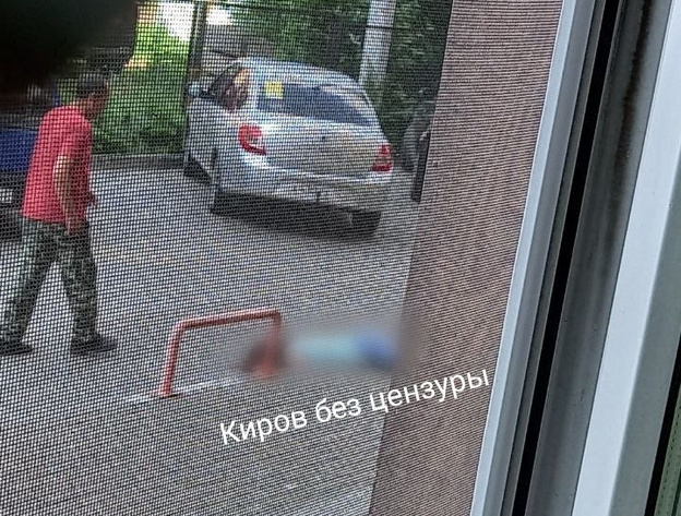 В Кирове задержали мужчину, который предположительно скинул девушку с многоэтажки