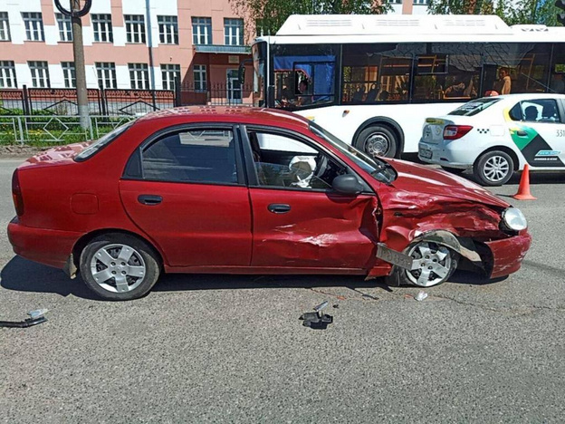 В Кирово-Чепецком районе водитель иномарки сбил велосипедиста. Есть пострадавший