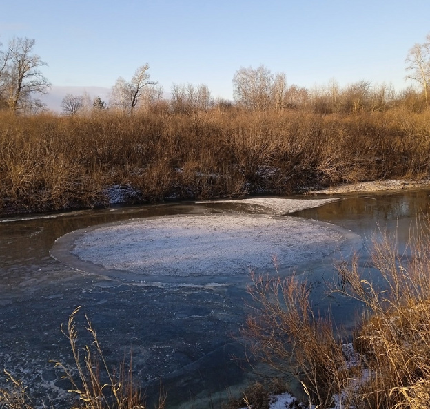 В Кировской области сфотографировали ледяной диск на реке